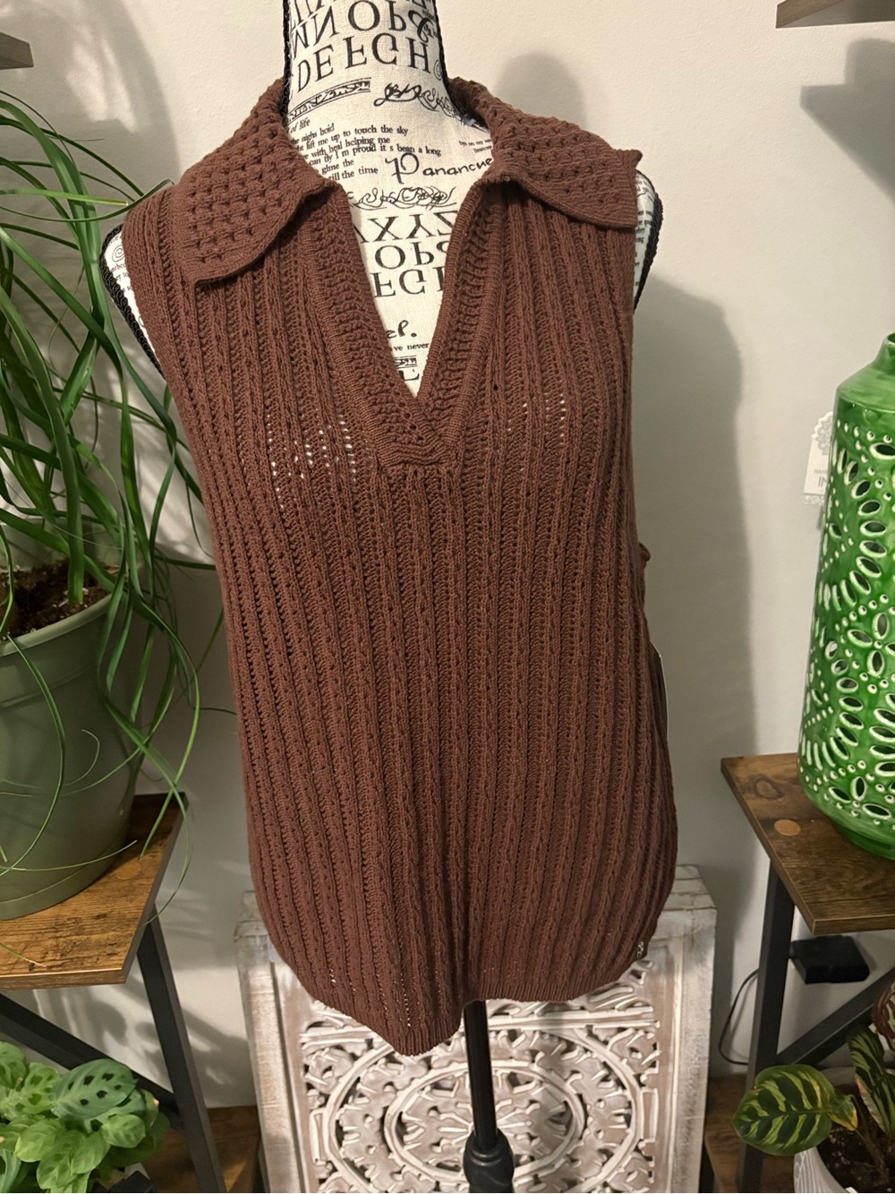 DKNY Brown Sleeveless V-Neck Collared Knit Sweater Vest